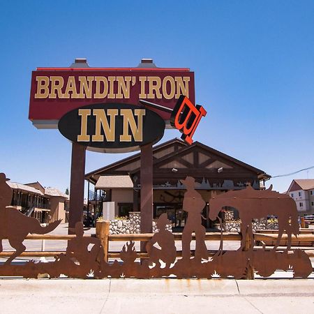 Brandin' Iron Inn Уест Йелоустоун Екстериор снимка